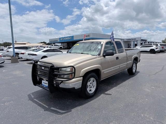 Used 2006 Chevrolet Silverado 1500 LT w/ Light Duty Power Package AWD/4WD image 1