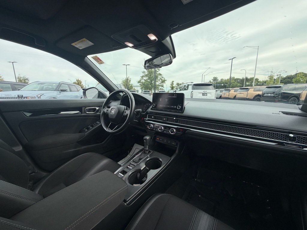 Used 2025 Honda Civic Sport image 9