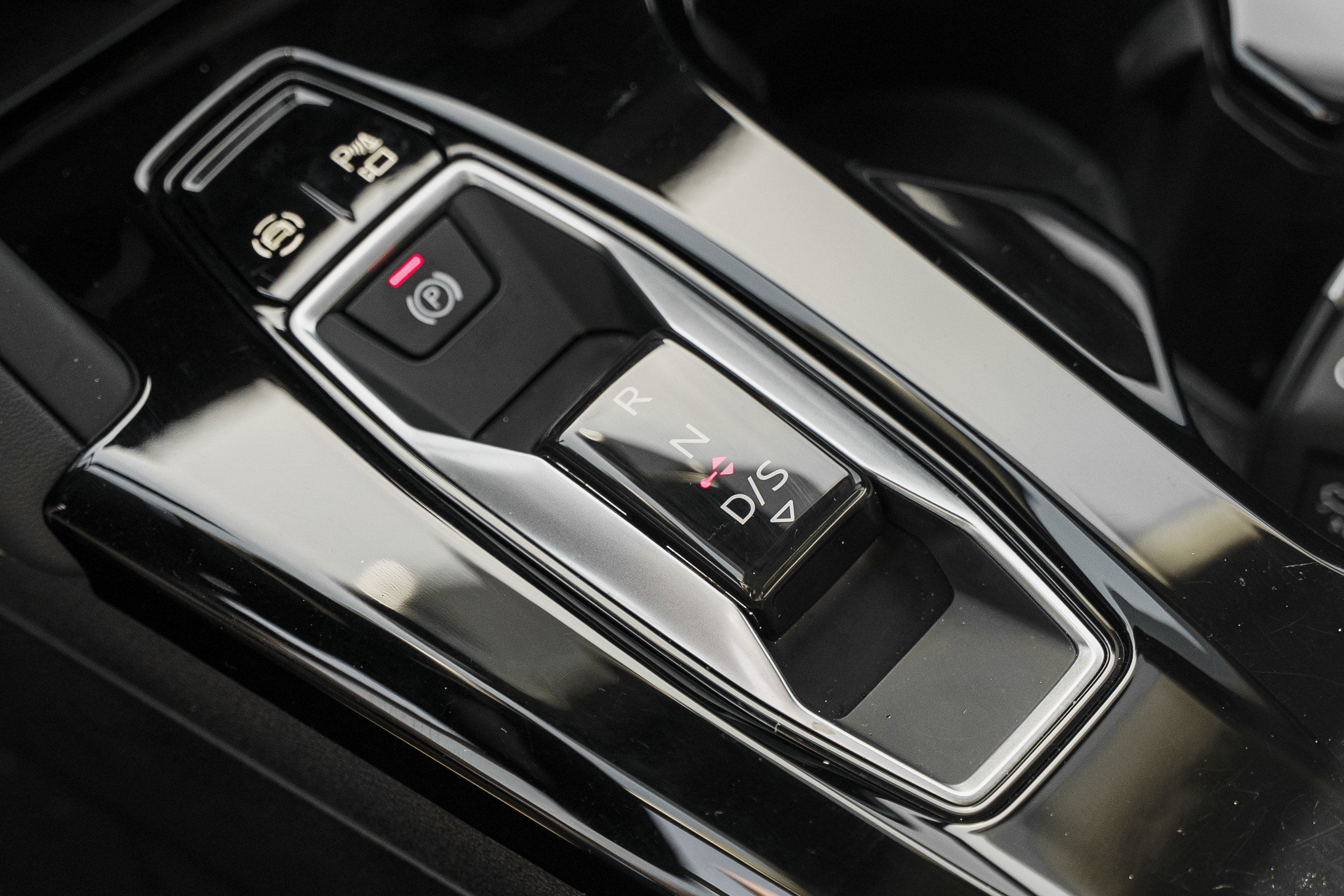 Certified 2025 Audi Q5 Premium w/ Convenience Package image 11