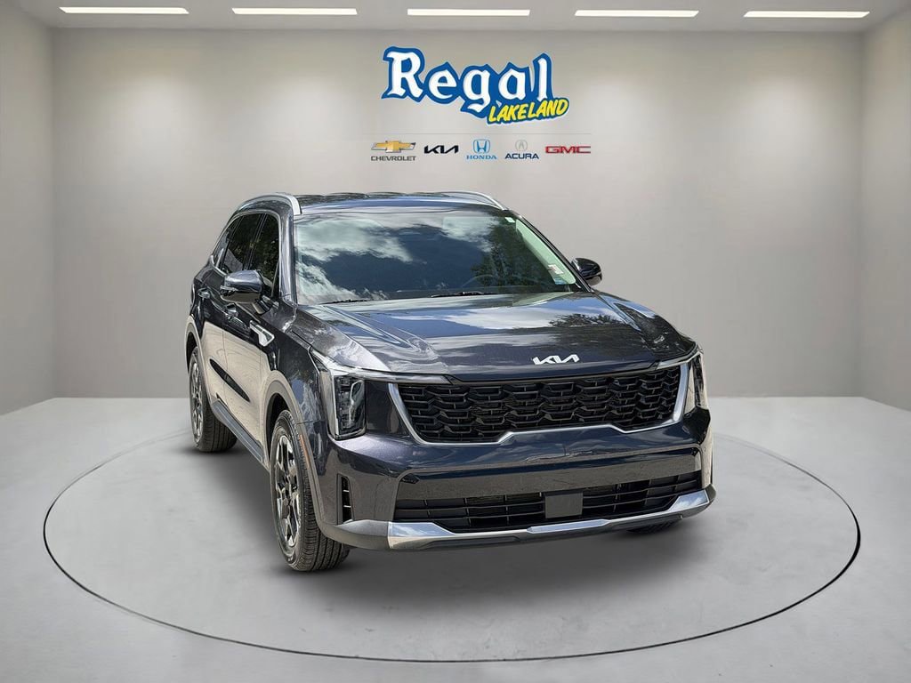 Used 2025 Kia Sorento S FWD image 1