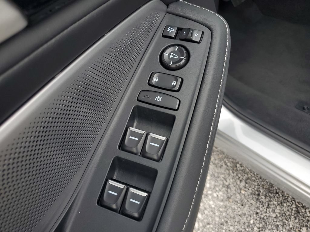 Certified 2026 Acura MDX w/ Technology Package FWD image 20