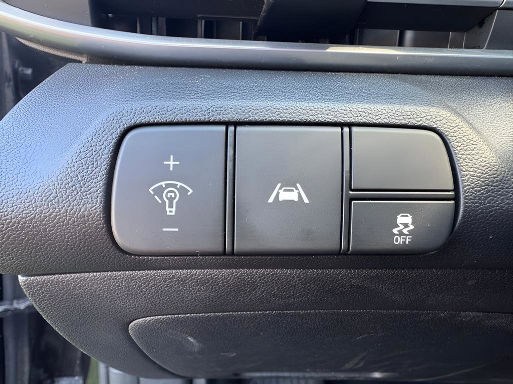 Used 2022 Hyundai Elantra SEL FWD image 22