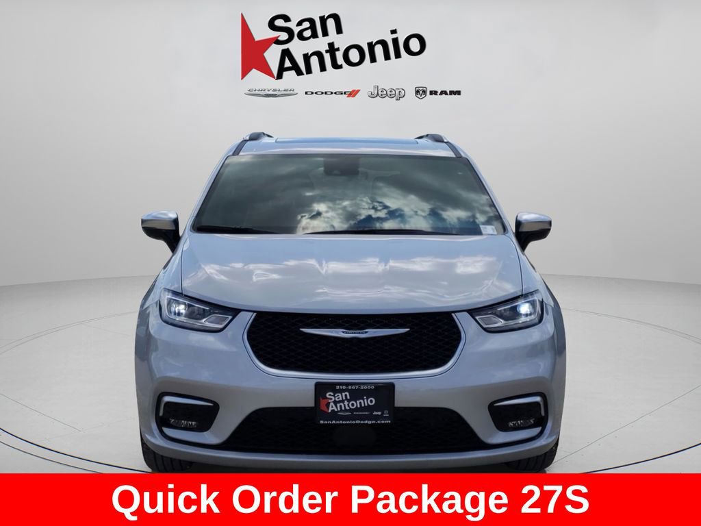 New 2026 Chrysler Pacifica Pinnacle image 3