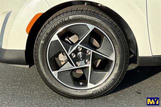 Used 2023 Kia Soul EX image 34