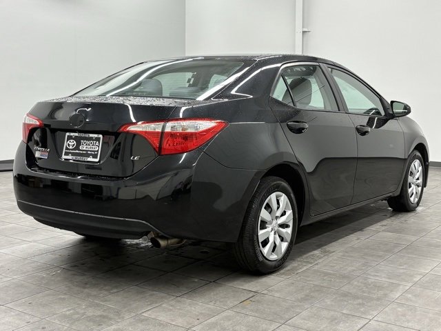Used 2015 Toyota Corolla LE image 2