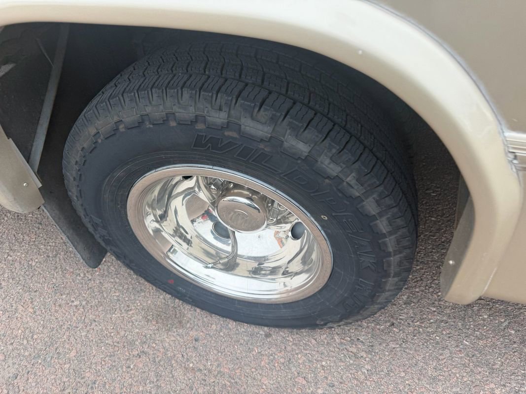 Used 2006 Ford E-350 and Econoline 350 Super Duty image 5