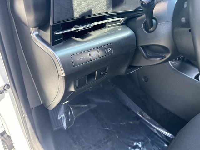 Certified 2025 Hyundai Kona SEL AWD/4WD image 20