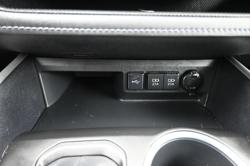 Used 2020 Toyota Highlander XLE AWD/4WD image 20