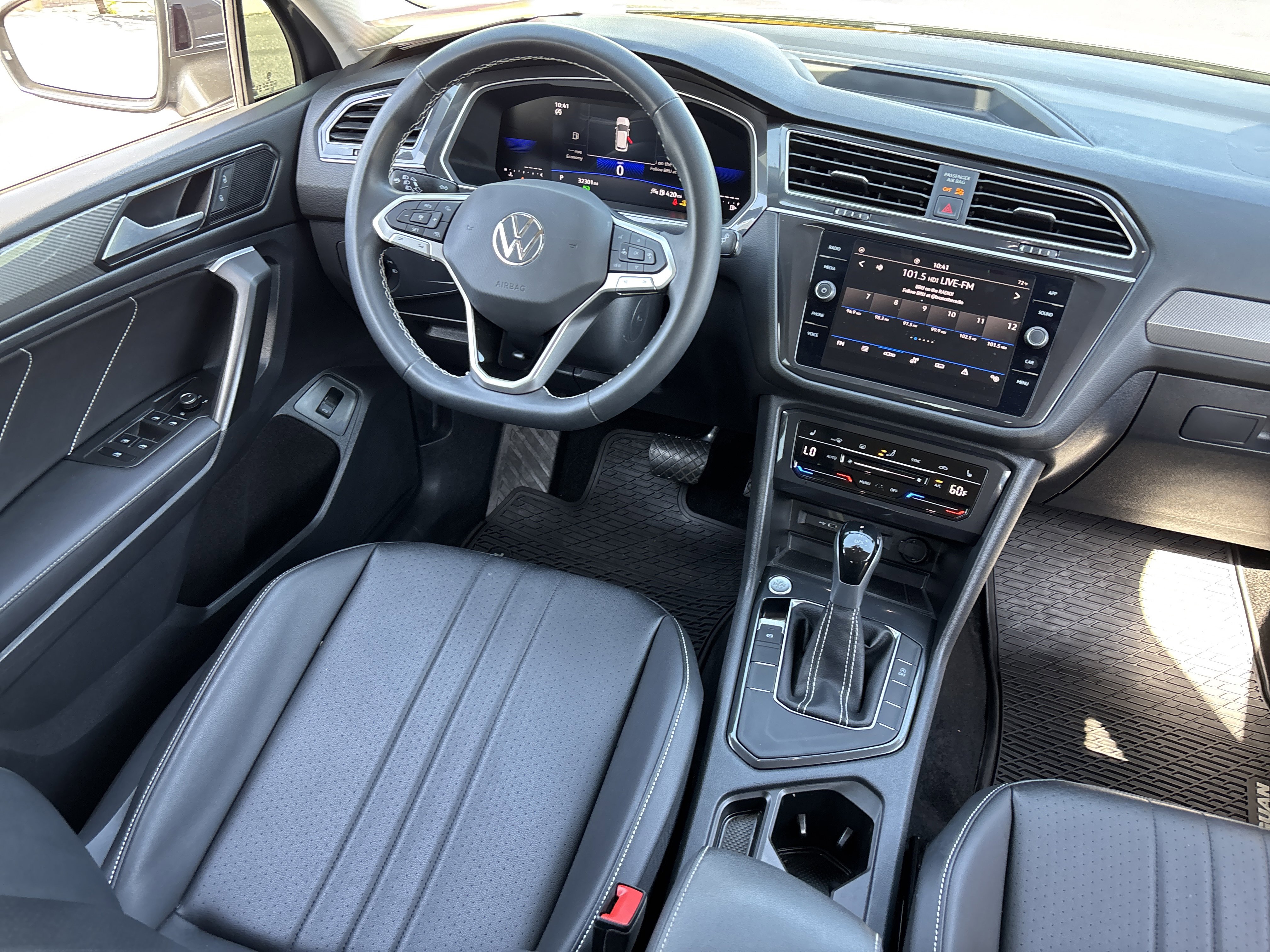 Certified 2023 Volkswagen Tiguan SE FWD image 13