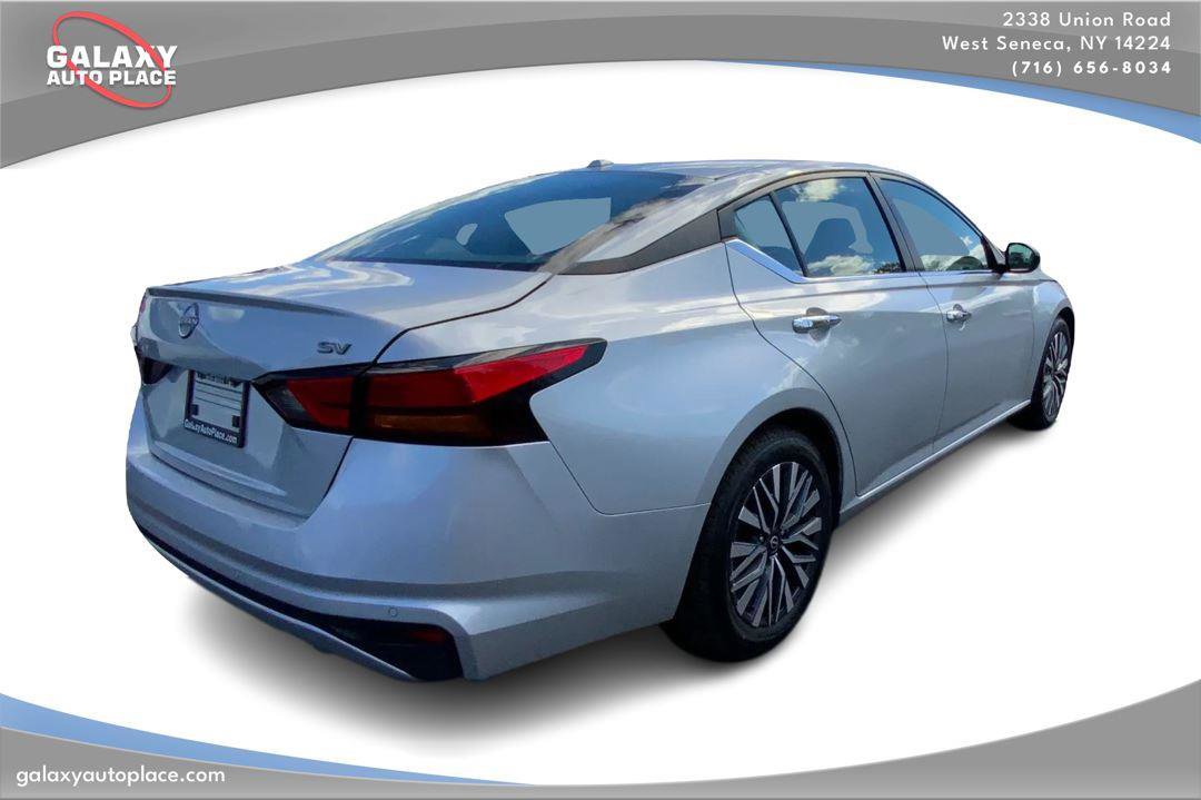 Used 2024 Nissan Altima 2.5 SV FWD image 5