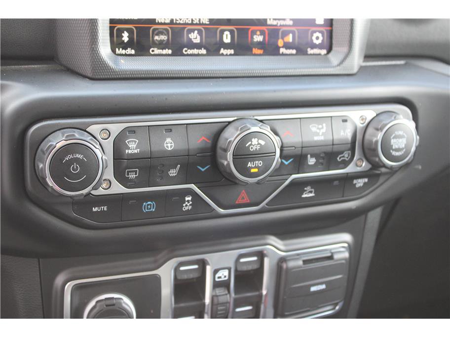 Used 2023 Jeep Wrangler Unlimited Sahara w/ Cold Weather Group AWD/4WD image 25