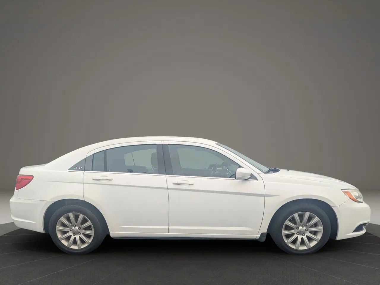 Used 2014 Chrysler 200 Touring image 5