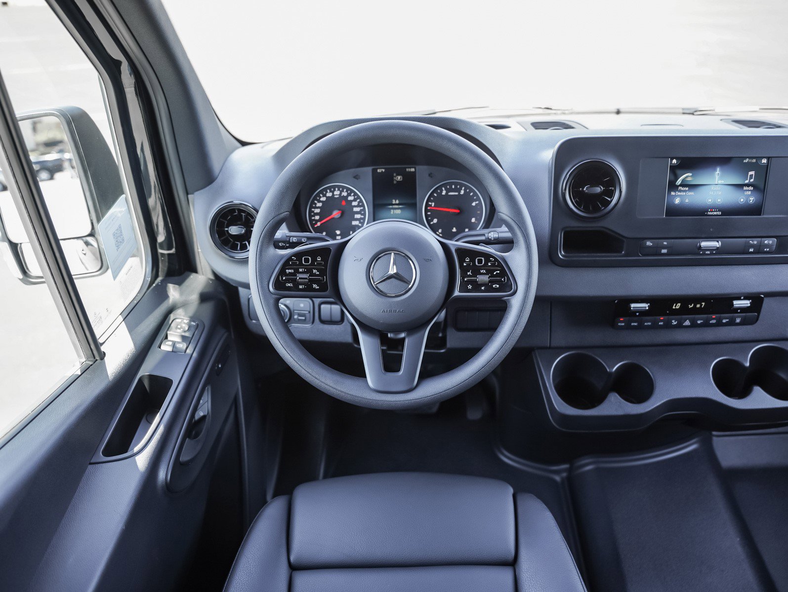 Used 2024 Mercedes-Benz Sprinter 2500 image 16