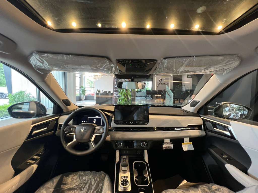New 2026 Mitsubishi Outlander SE AWD/4WD image 19