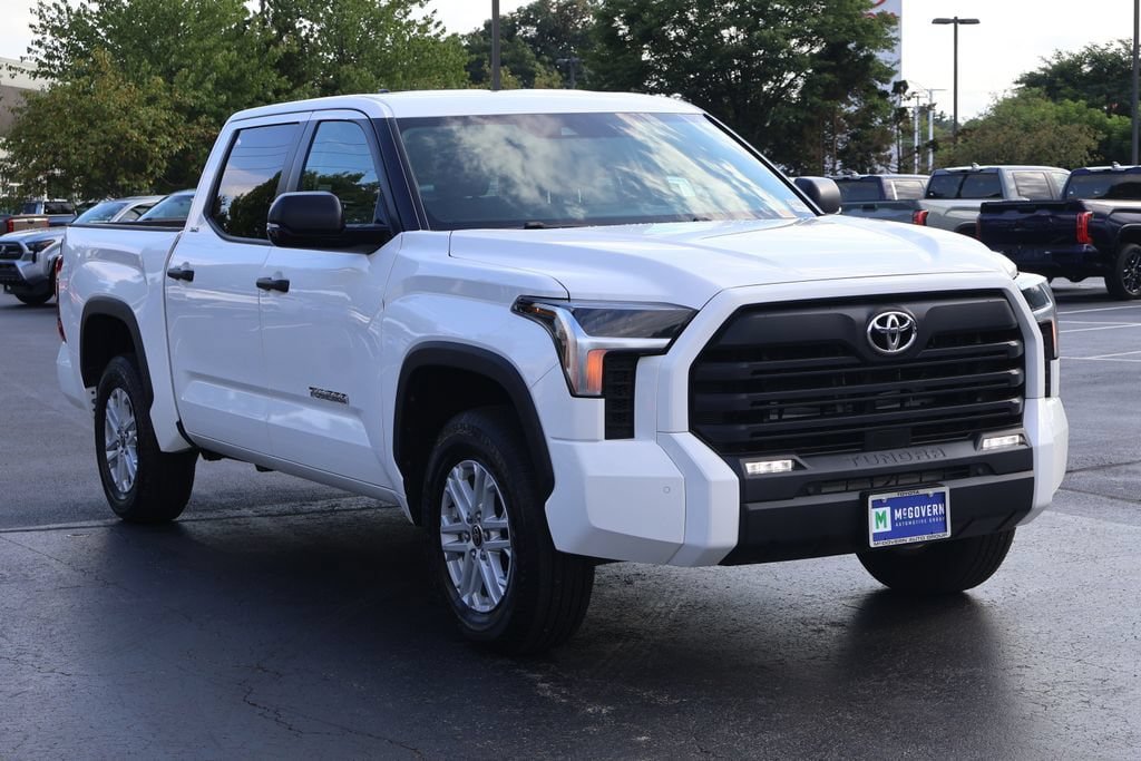 Used 2024 Toyota Tundra SR5 w/ SR5 Convenience Package AWD/4WD image 12