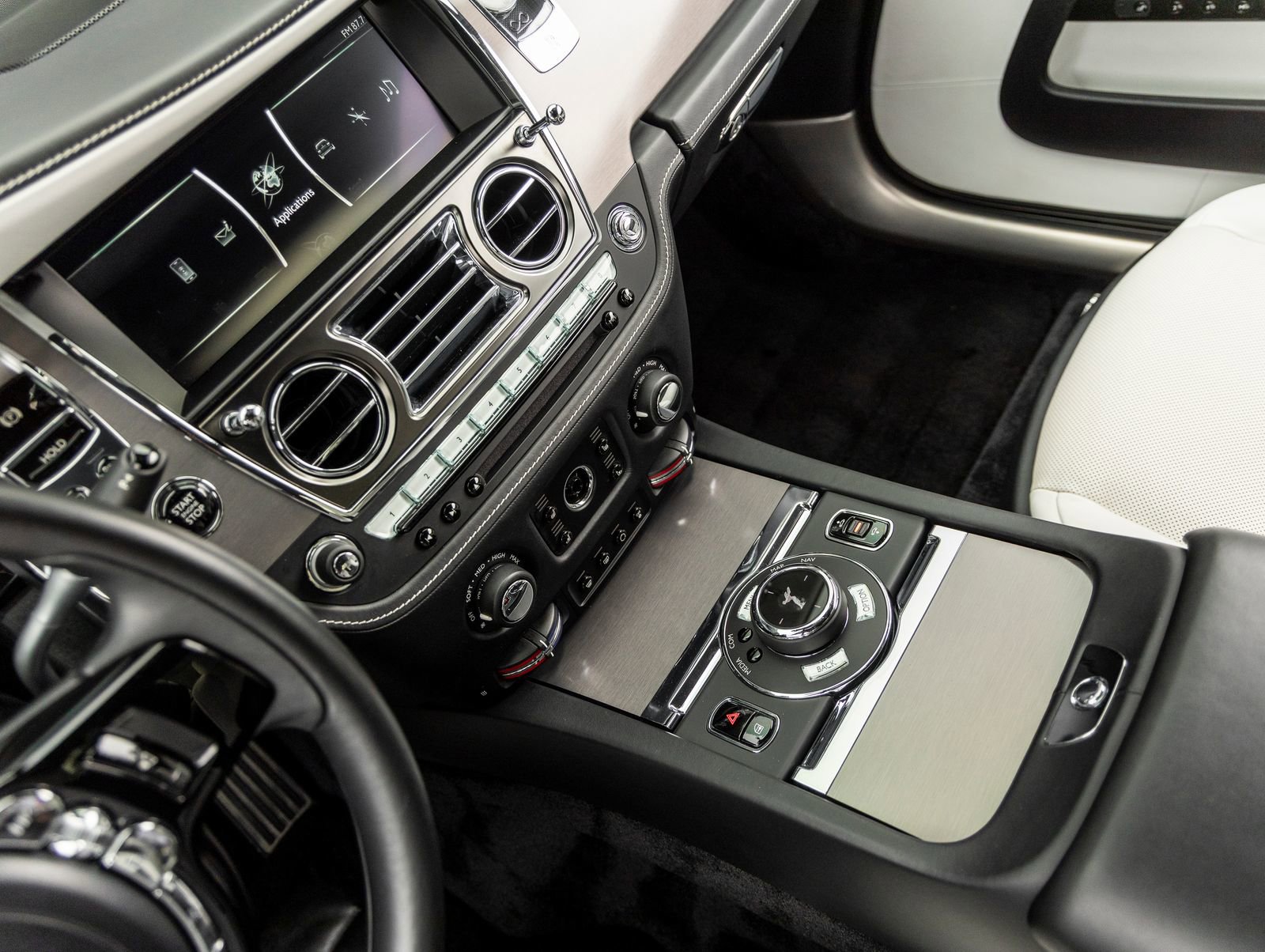 Used 2018 Rolls-Royce Wraith RWD image 41