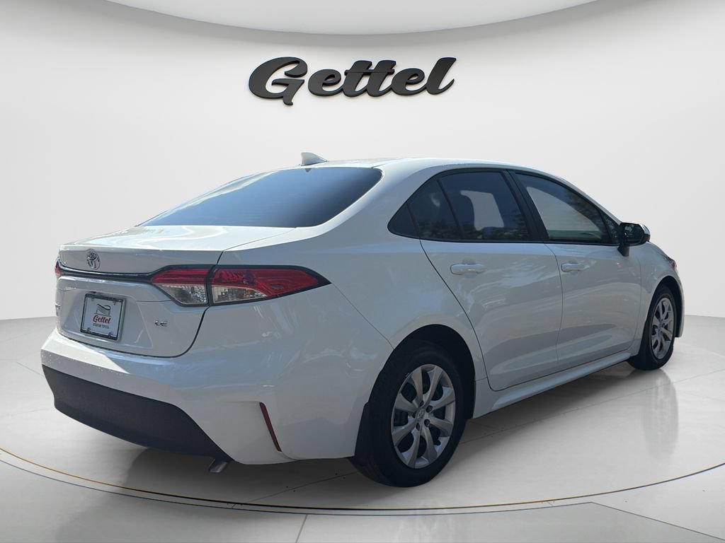 Used 2026 Toyota Corolla LE FWD image 5