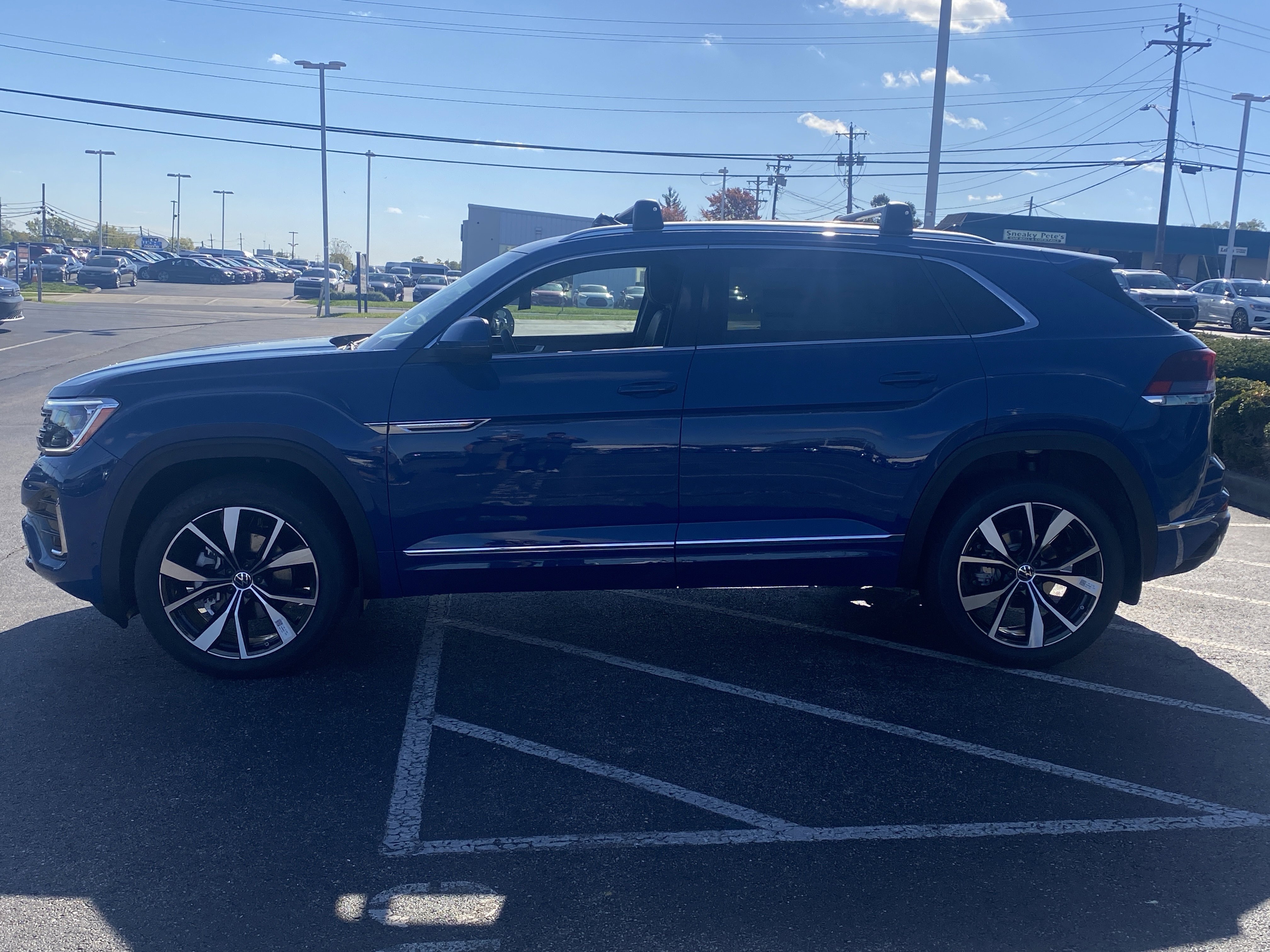 New 2026 Volkswagen Atlas Cross Sport SEL Premium R-Line image 4