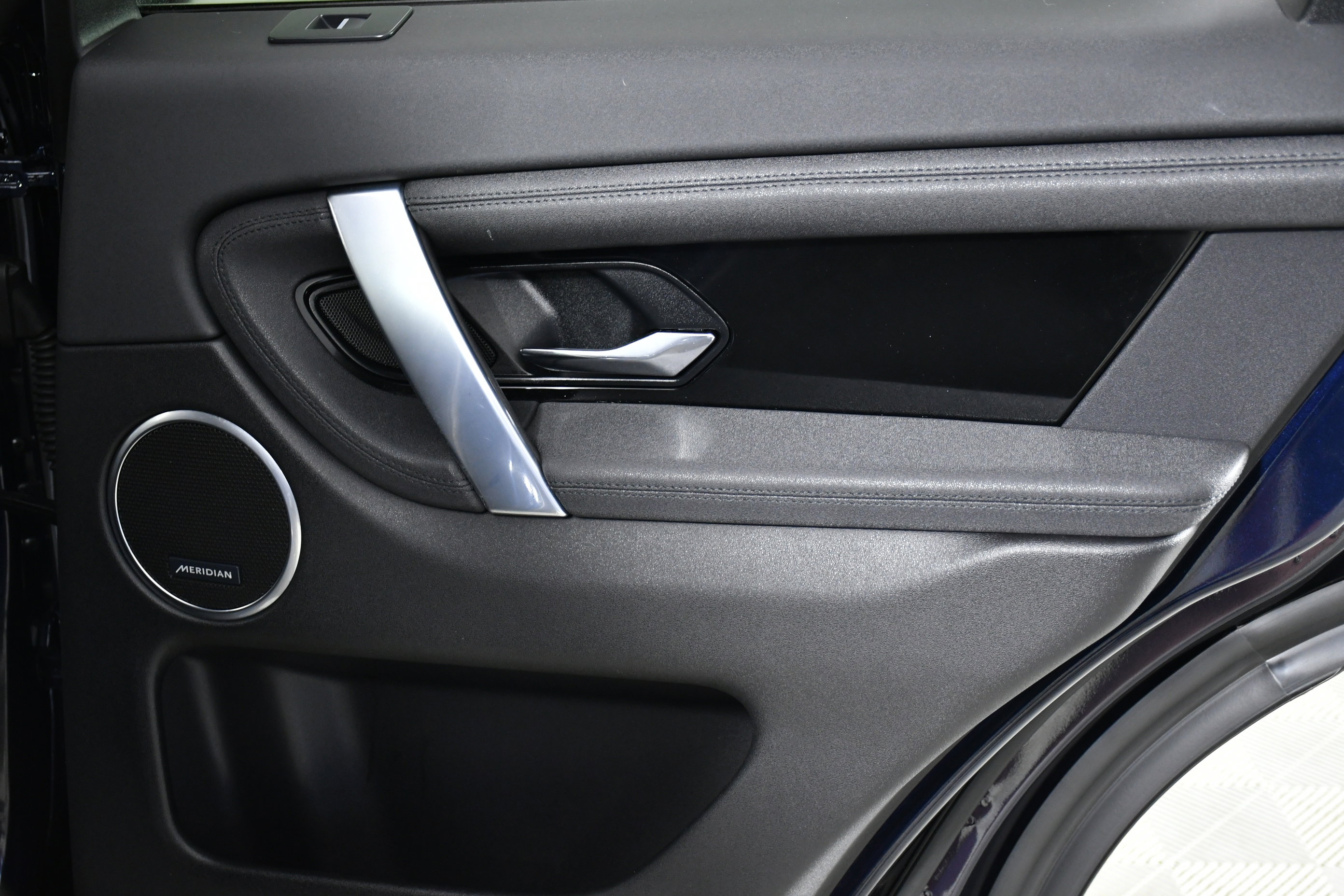 Used 2023 Land Rover Discovery Sport S image 27