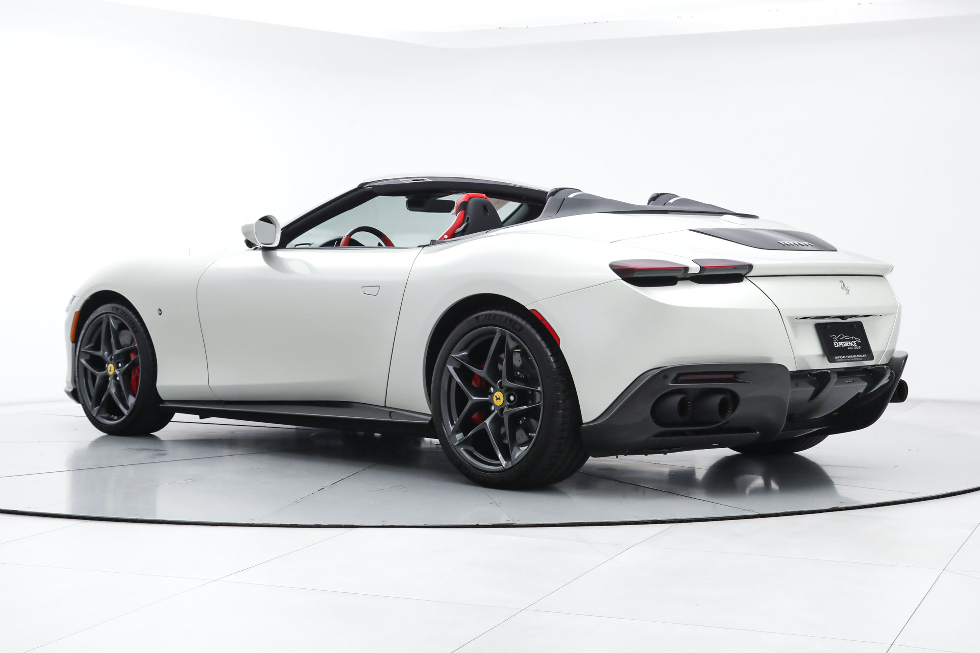 Certified 2025 Ferrari Roma Spider RWD image 8