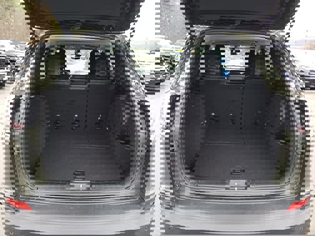 Used 2019 Jeep Cherokee Limited w/ Luxury Group image 10