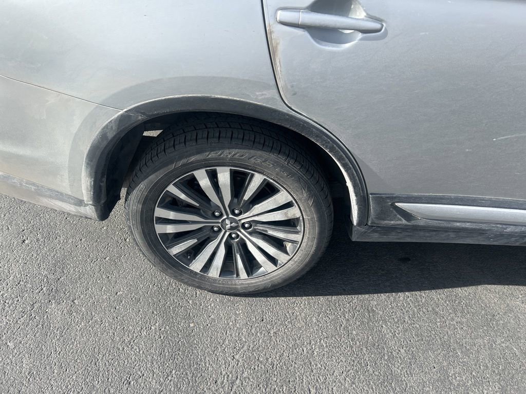 Used 2020 Mitsubishi Outlander SE image 13