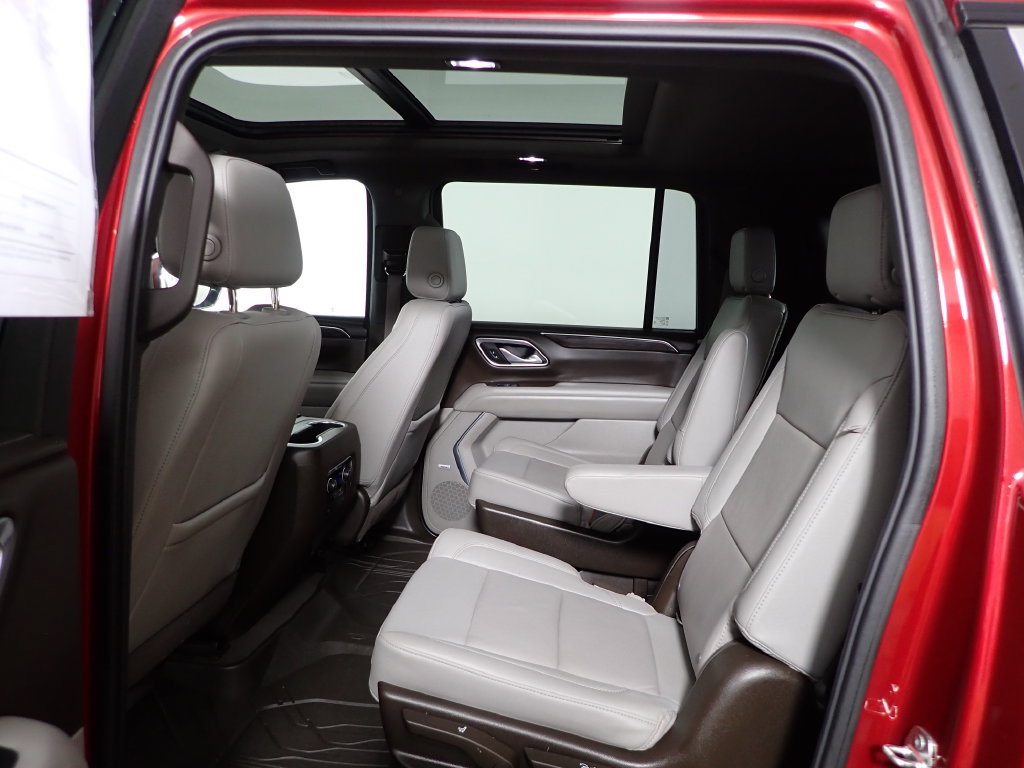 Used 2021 Chevrolet Suburban LT AWD/4WD image 37
