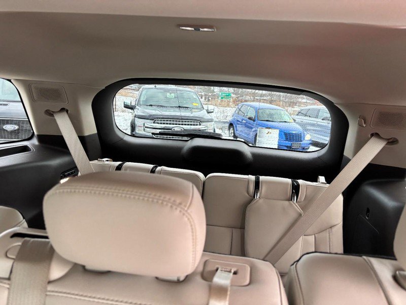 Used 2023 Ford Explorer Platinum w/ Technology Package image 12