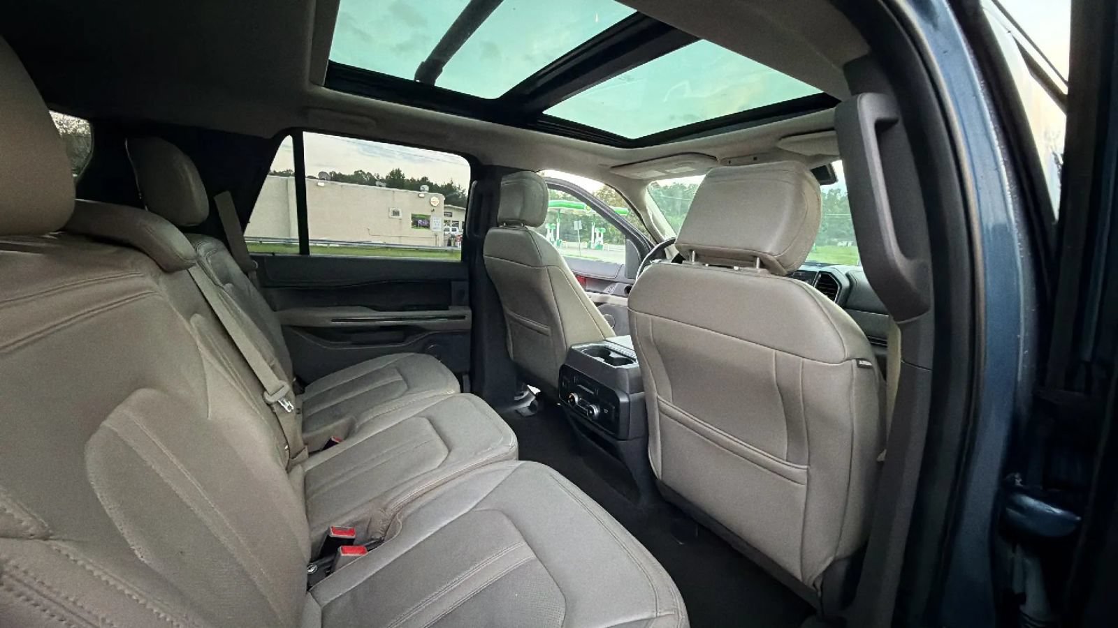 Used 2018 Ford Expedition Limited w/ Equipment Group 301A AWD/4WD image 58