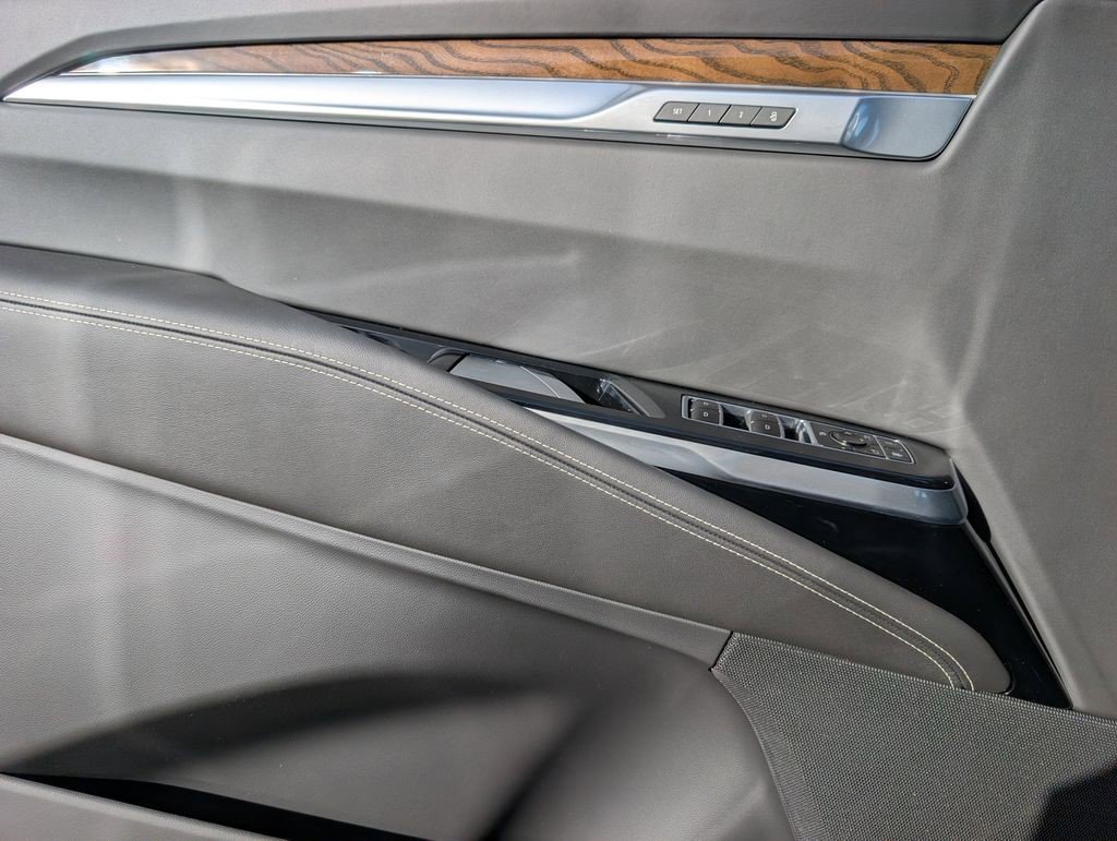 Certified 2026 Cadillac Escalade ESV Platinum Sport AWD/4WD image 7