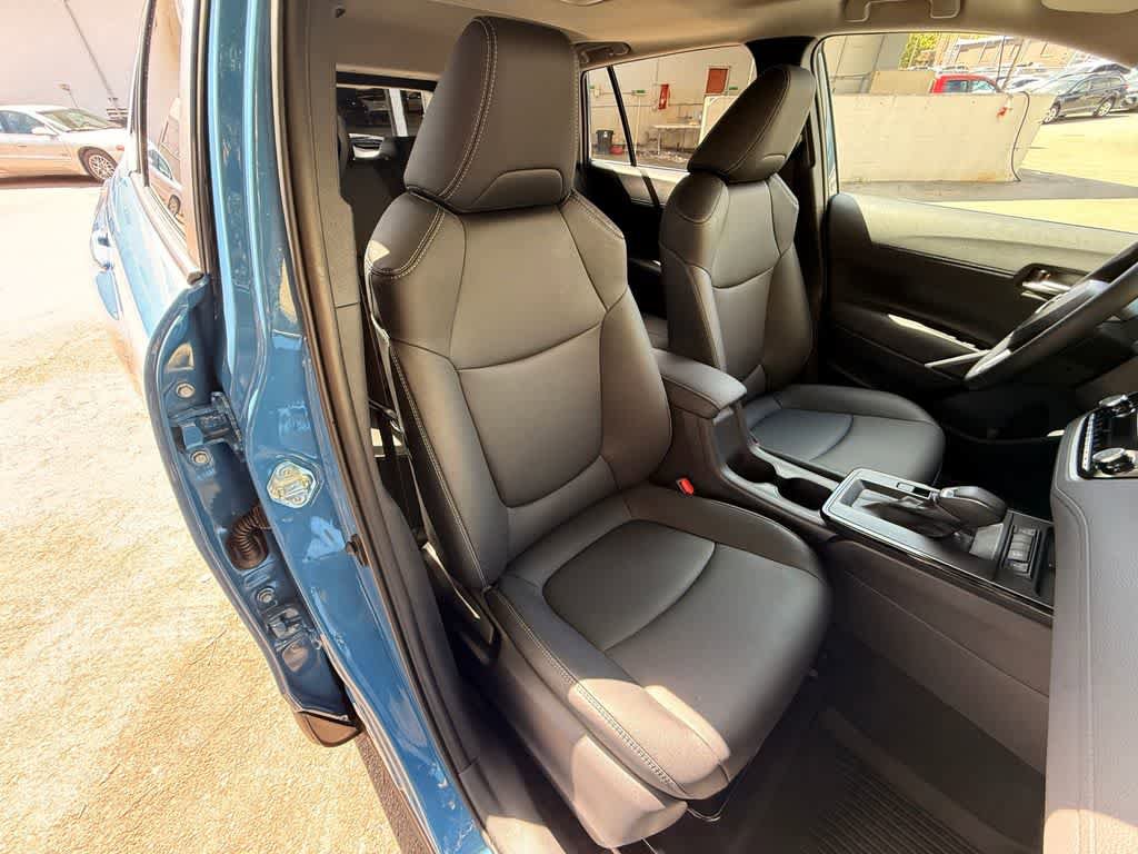 Used 2026 Toyota Corolla Cross XLE w/ Convenience Package FWD image 15