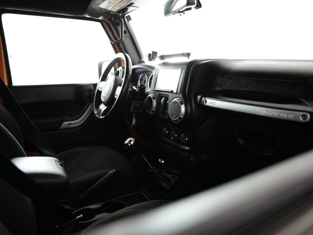 Used 2014 Jeep Wrangler Rubicon w/ Power Convenience Group AWD/4WD image 39