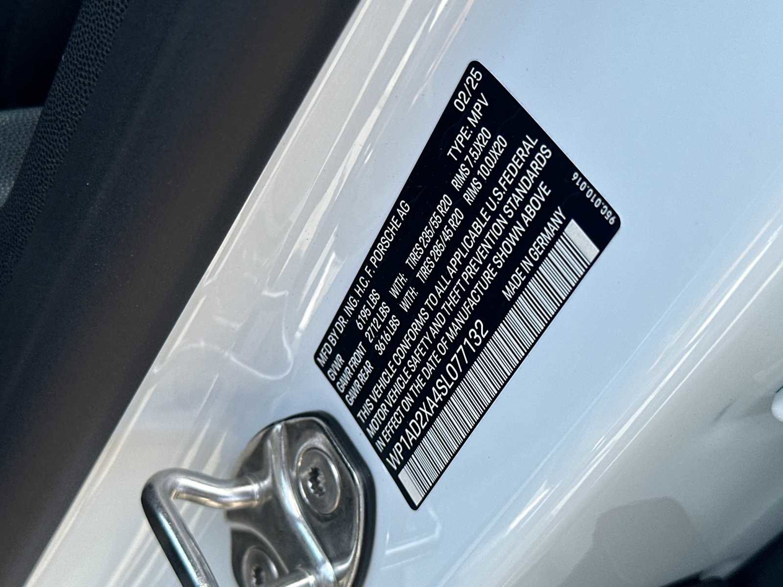 New 2025 Porsche Macan Electric RWD image 27