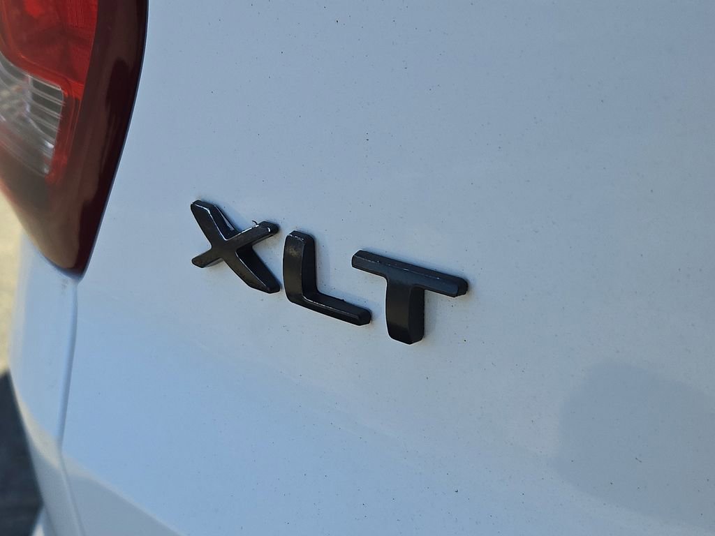 Used 2019 Ford Explorer XLT image 30