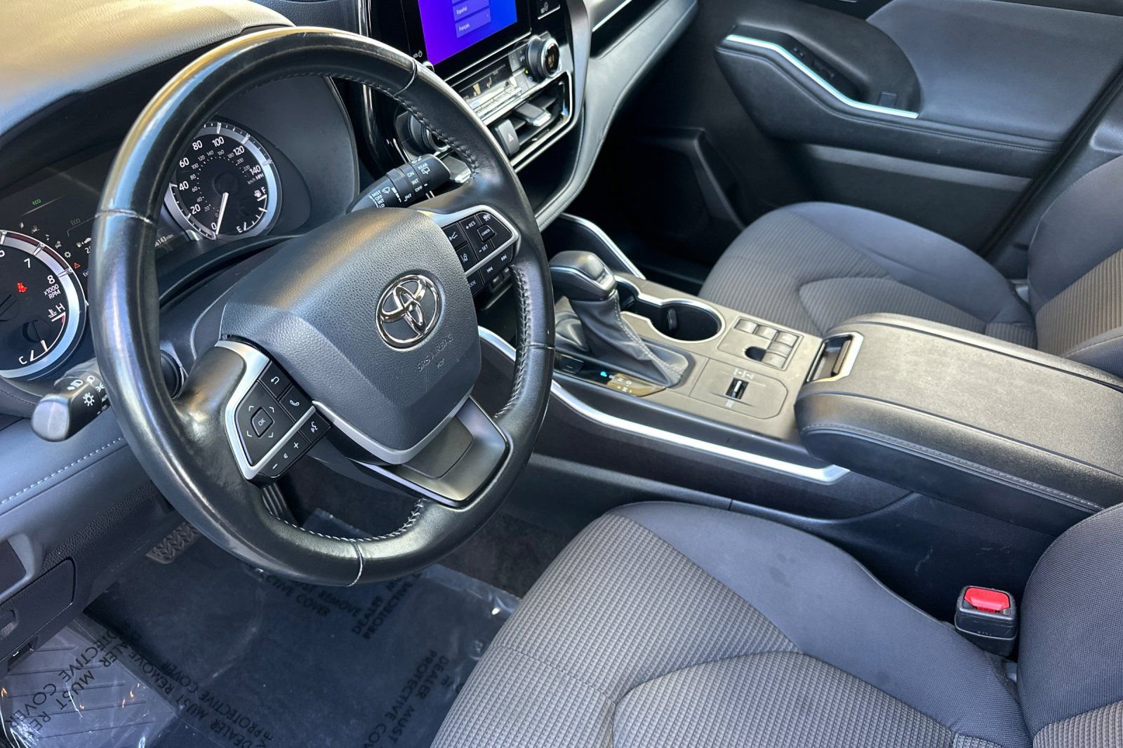 Used 2023 Toyota Highlander LE image 12