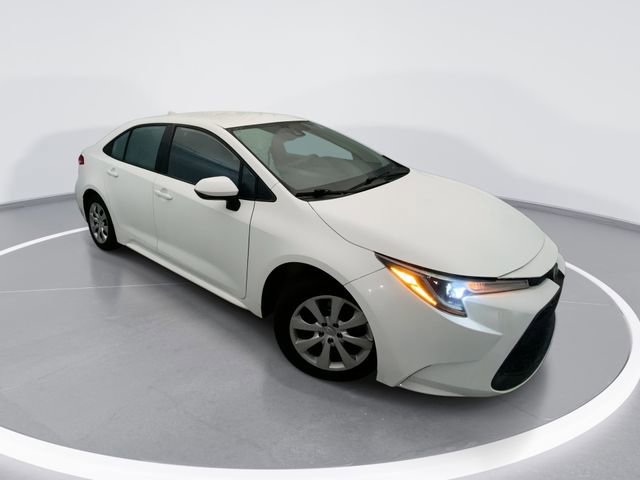 Used 2022 Toyota Corolla LE FWD image 1