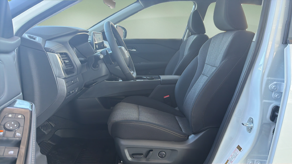 New 2026 Nissan Rogue SV AWD/4WD image 21