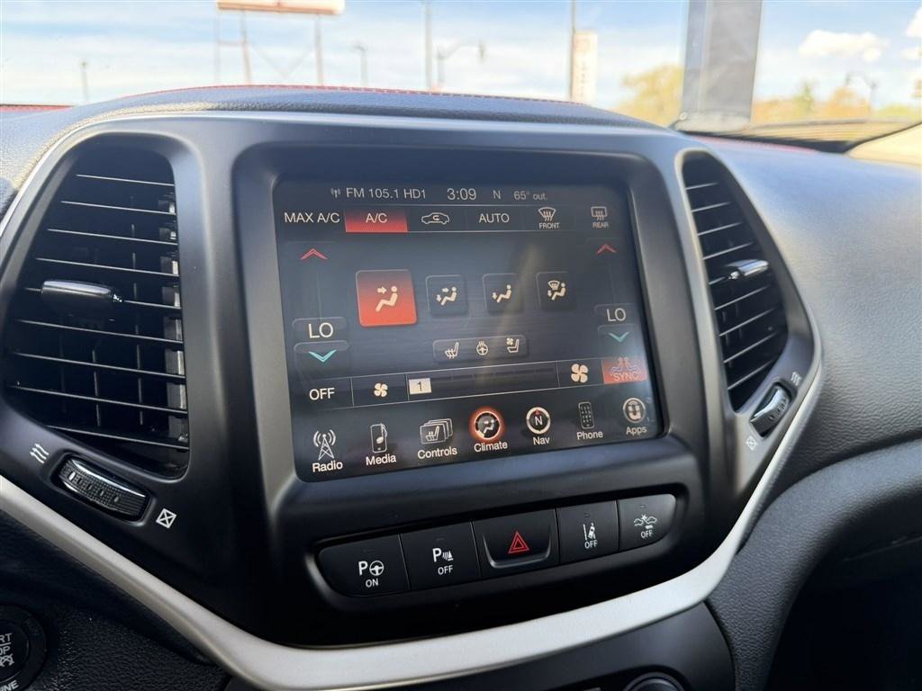 Used 2015 Jeep Cherokee Trailhawk w/ Comfort/Convenience Group image 29