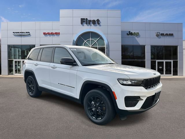 New 2025 Jeep Grand Cherokee Laredo image 1