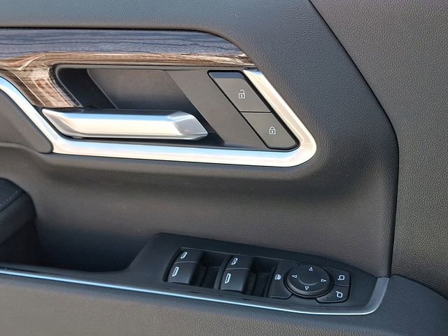 Used 2025 Chevrolet Silverado 2500 LT w/ Convenience Package image 21