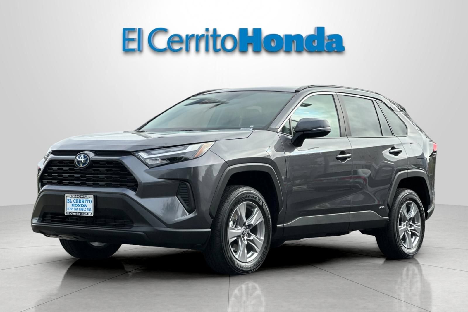 Used 2024 Toyota RAV4 LE AWD/4WD image 7