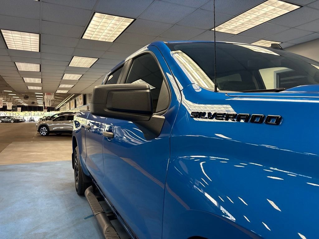 Certified 2023 Chevrolet Silverado 1500 Custom w/ Rally Edition AWD/4WD image 4