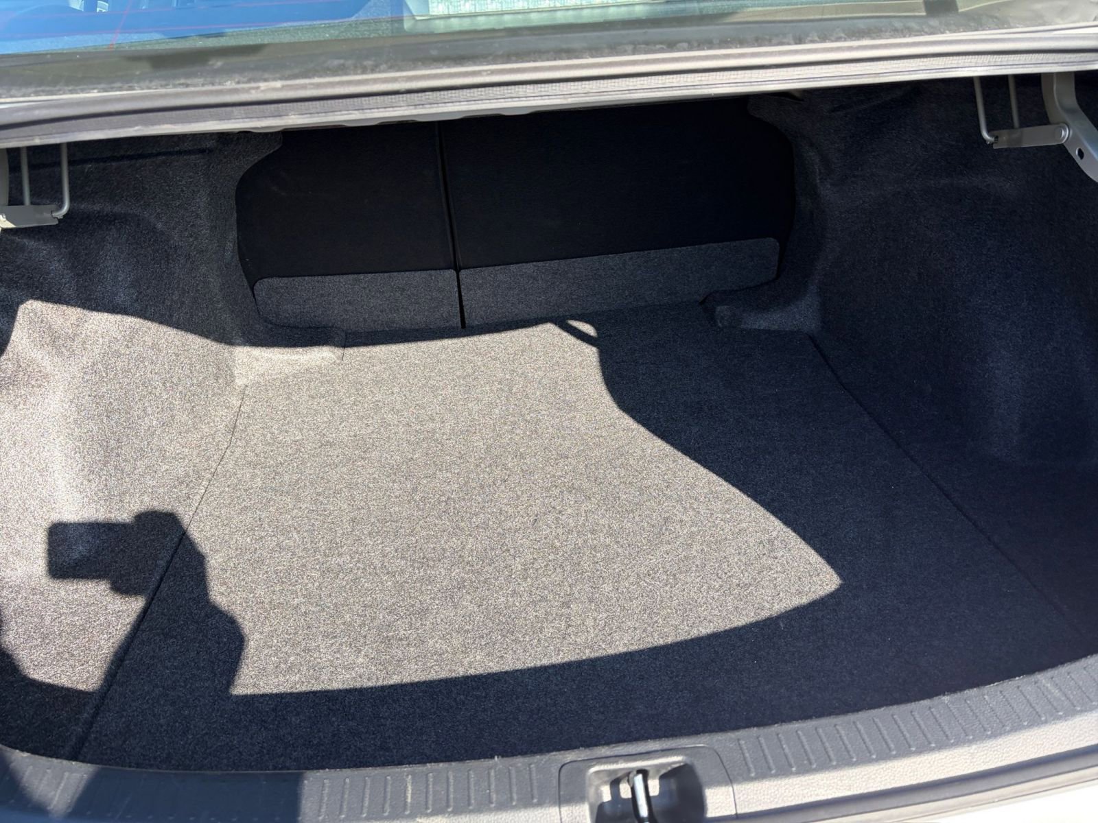 Used 2025 Toyota Corolla LE image 29