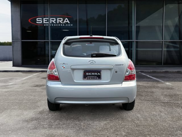 Used 2010 Hyundai Accent GS w/ Premium Pkg 3 FWD image 4