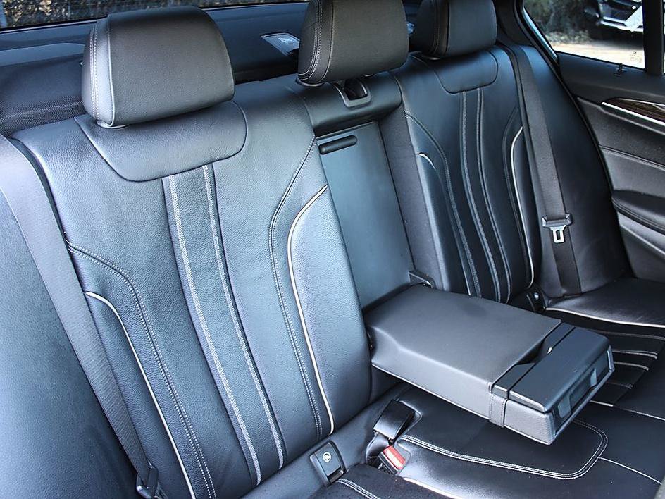 Used 2019 BMW 530e w/ Convenience Package RWD image 19