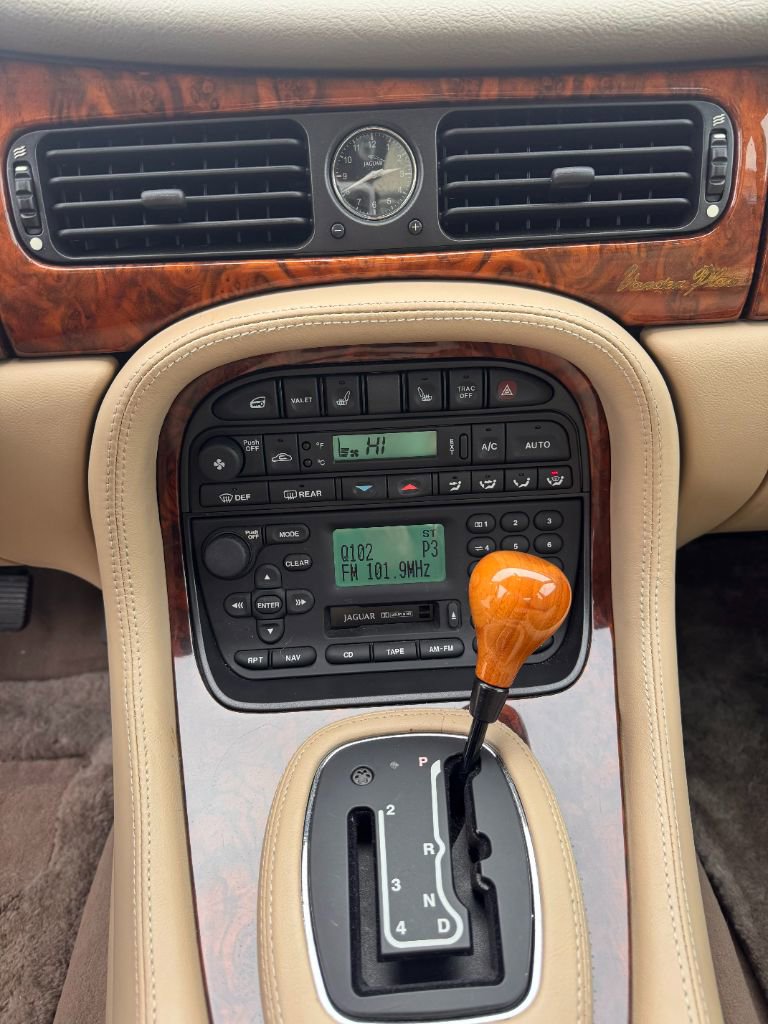 Used 2001 Jaguar XJ Vanden Plas image 20