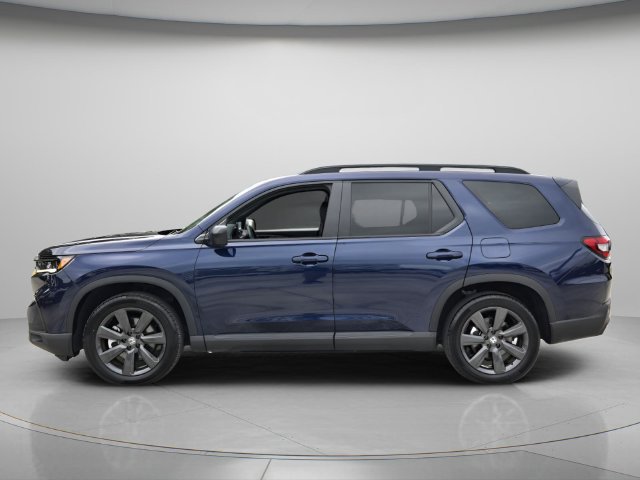 Used 2025 Honda Pilot Sport image 3
