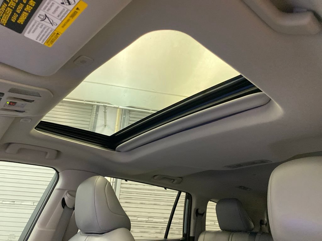 Used 2024 Toyota Highlander XLE FWD image 17