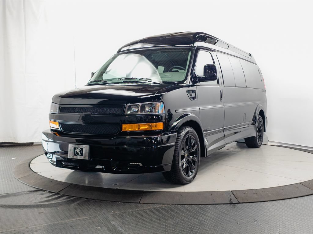 Used 2026 Chevrolet Express 2500 Extended w/ Driver Convenience Package RWD image 3