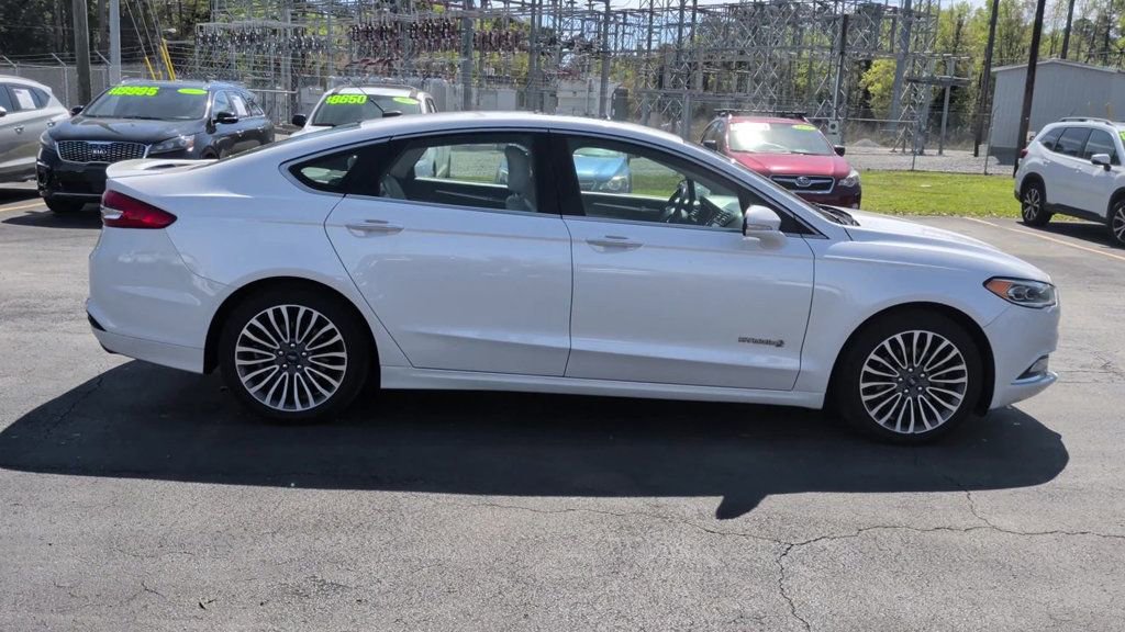 Used 2018 Ford Fusion Titanium FWD image 9